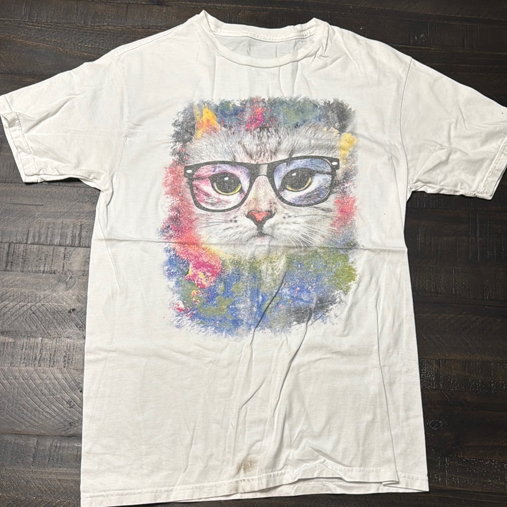 VTG White Graphic Cat T-Shirt with Glasses